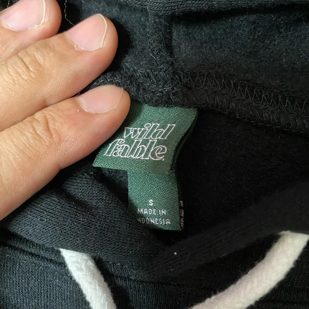 Wild fable Black Cripped Hoodie with White Drawcord - Picture 2 of 5